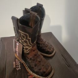 Kids Boots Size 8