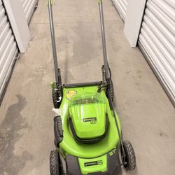 $150 Podadora Greenworks 80v self propelled mower Battery 80v and fast charguer Good Condition