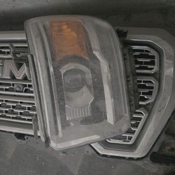 2017 gmc 2500 driver headlight h.i.d