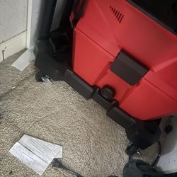 Milwaukee vacuum