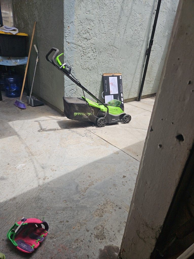 Green Works Lawn Mower