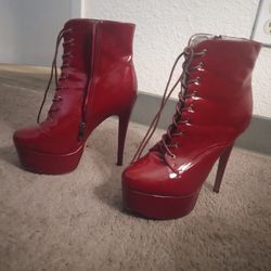 Size 10 RUNS SMALL (Fits 9/12)