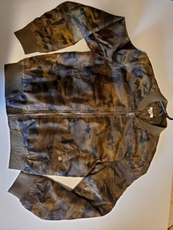 Target Size Small Camo Light Windbreaker 