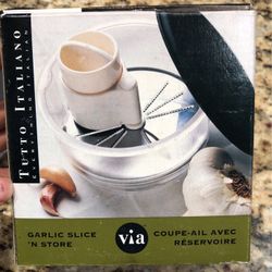 Garlic Slice ‘n store By Via