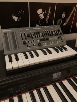 Roland SH-01A