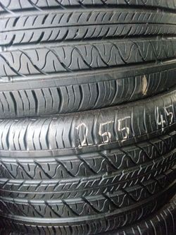 255/45R19