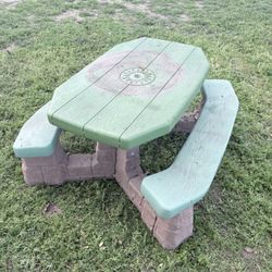 Kids Picnic Table 