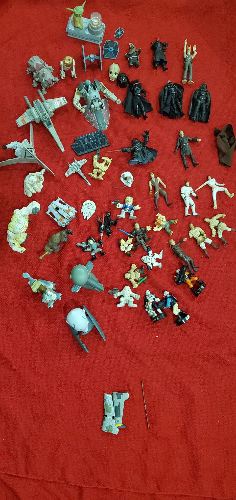 Large lot of star wars figures, ships toys