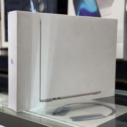 MacBook Air M3 Chip 13 Inch