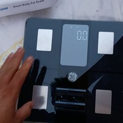 GE - Smart Scale for Body Weight, 14 Body Composition Metrics, Large LED Display, Bluetooth Digital 
