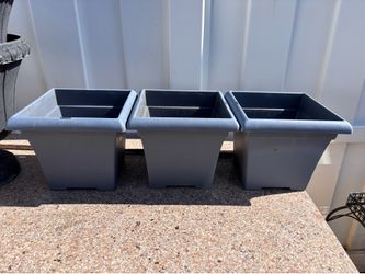 12” Square Planter Pots $5 Each. Located in Murray cash/Venmo. Fcfs or hold with Venmo