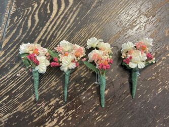 Wedding Men’s Boutonnières