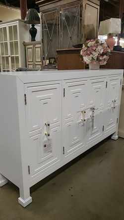 Hatch white