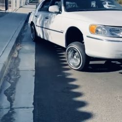 2000 Lincoln Town Car