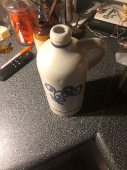 Vintage Pfaltzgraff Yorktown Tall Stoneware Jug