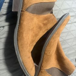 Women’s Short Boots Size 11
