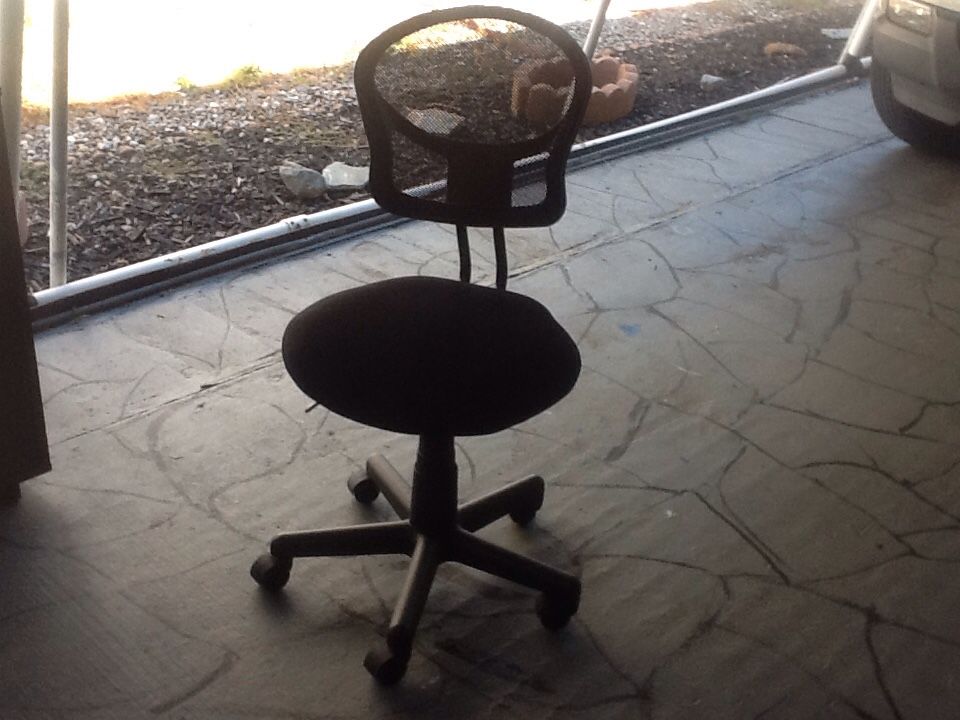 $15. This great adjustable chair. Clean all in working order. Pick it up in Vista