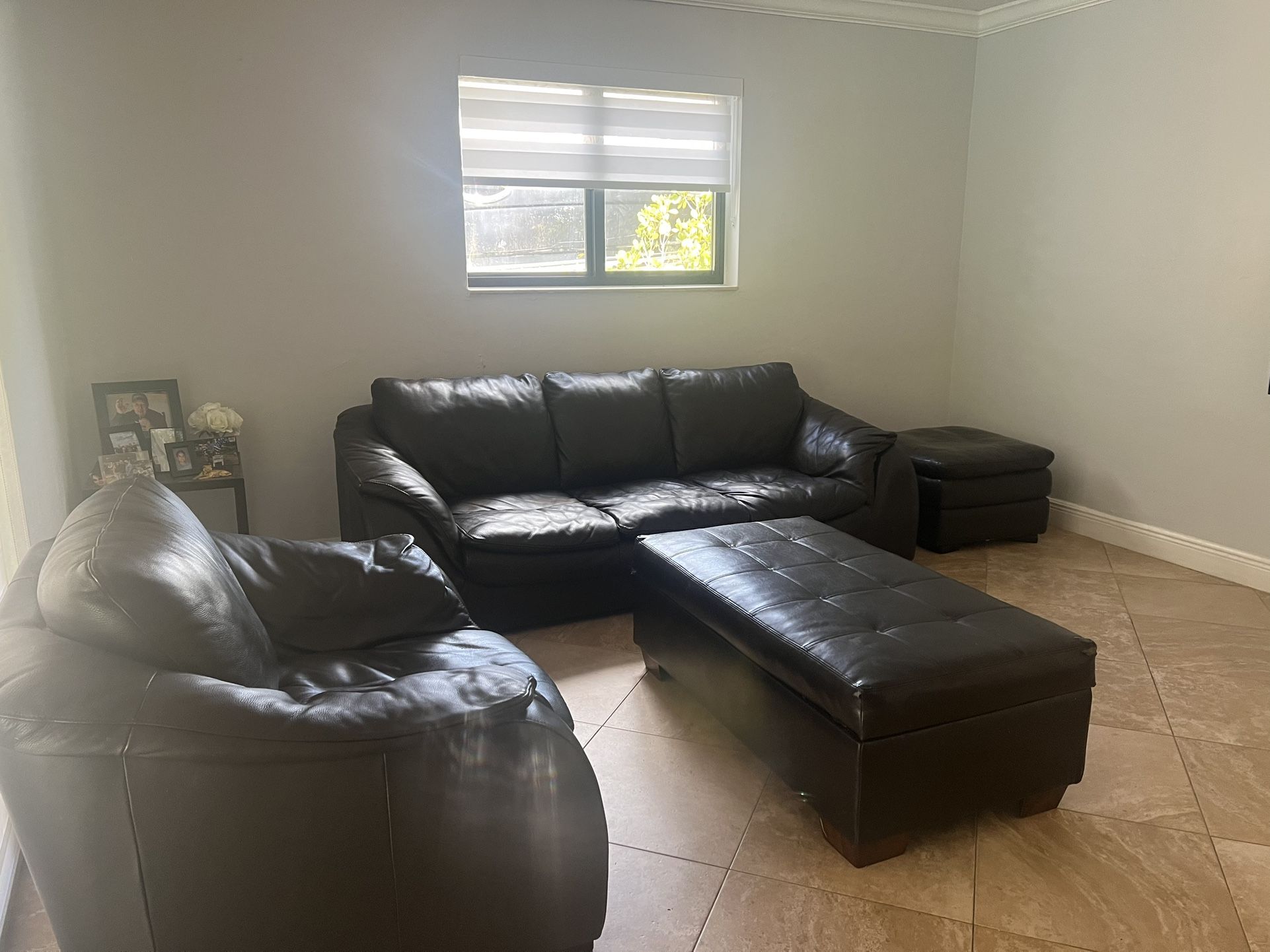 4 Pc Used Leather Sofa Set