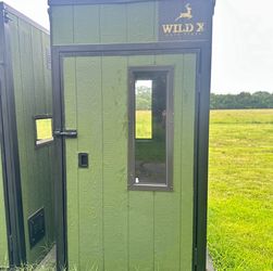 Handmade Deluxe Deer Blind