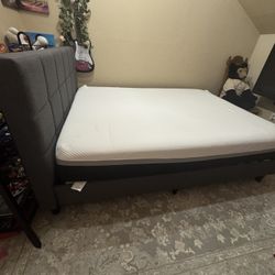 Queen Bed And Frame 