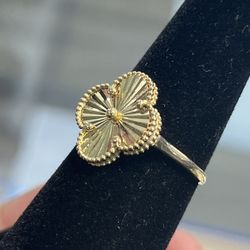 14k Gold Clover Ring Size 7.25