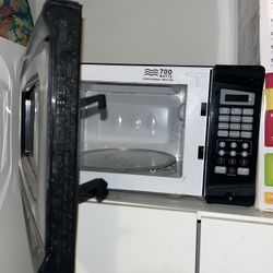 Rival Compact Microwave 