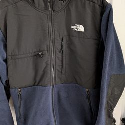 North Face Denali Hooded Small Flaw