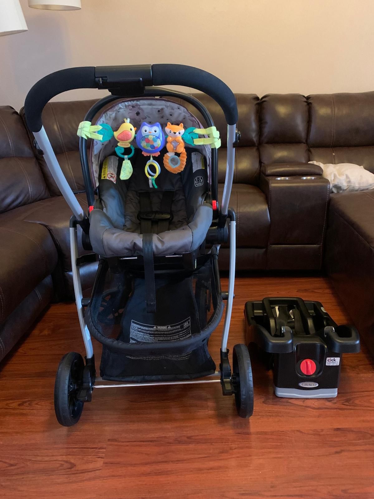 GRACO STROLLER AND CAR SEAT WITH BASE