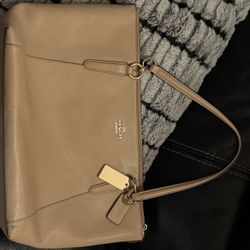 Coach Purse 👜  Beige  Large