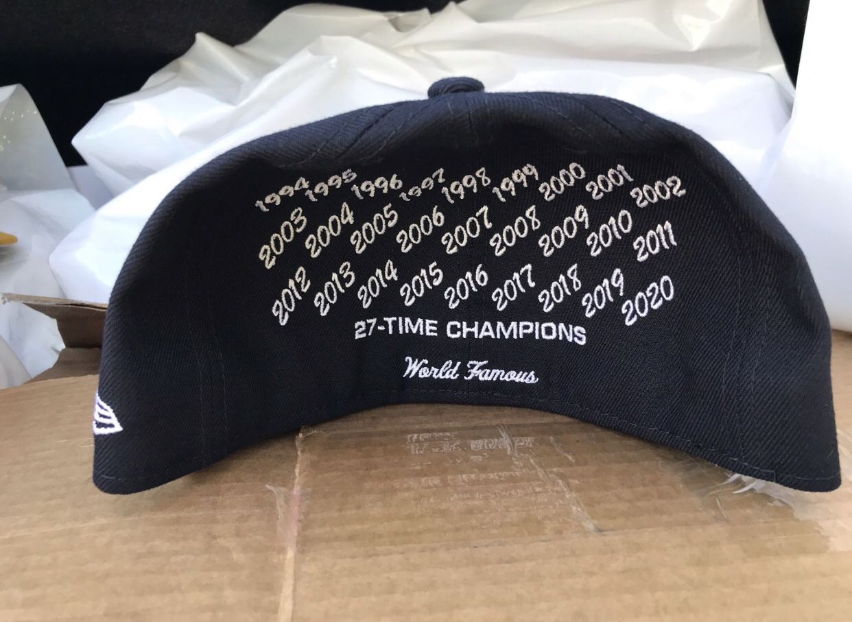 BRAND NEW SUPREME BOX LOGO NEW ERA HAT NAVY 1/4