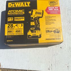 Dewalt 1/2  Compact Impact Wrench Kit.  Model DCF921P1
