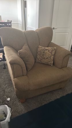3 peace .Sofa  2 chair light brown