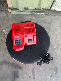 M12 and M18 12-Volt/18-Volt Lithium-Ion Multi-Voltage Rapid Battery Charger