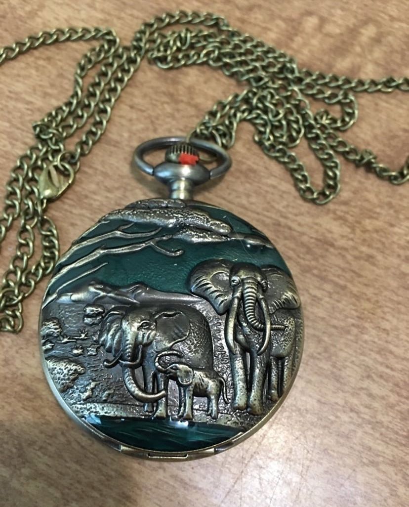 Vintage style Bronze Elephant Quartz Pocket Watch Analog Round Dial Pocket watch