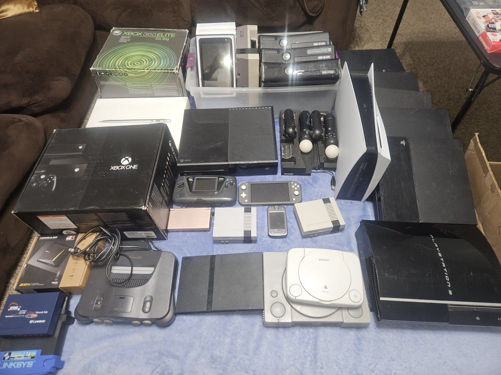 Huge Videogame Console & Videogame Lot 