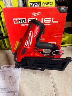 Milwaukee TOOL ONLY  M18 FUEL 3-1/2 in. 18-Volt 30-Degree Brushless Cordless Framing Nailer $325