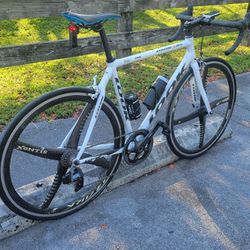 Carbon Fiber Road Bike SRAM AXS 12 Speed 