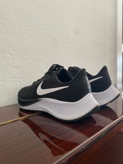 Nike Air Zoom Running Shoes Size: Men 9.5