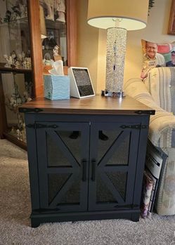 Farmhouse End Table with Charging Station & Glass Barn Door – Blue 24" Sofa Side TableFarmhouse End Table