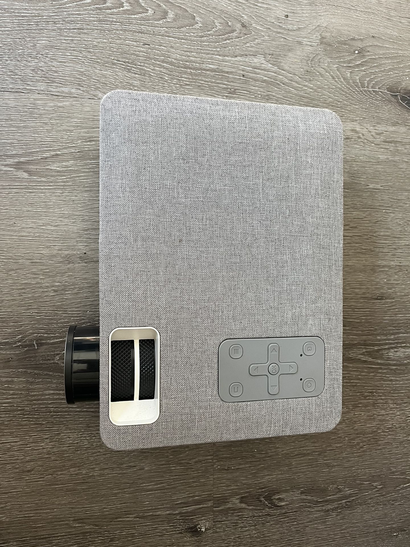 Fangor Full HD Projector F-405,no Power Cord ,no Remote