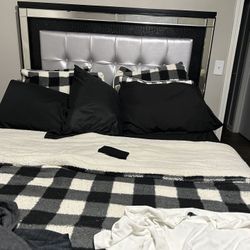 Queen Size Bed With Headboards 