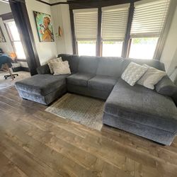 Couch - great condition!