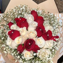 Bouquets Available 🌹💐