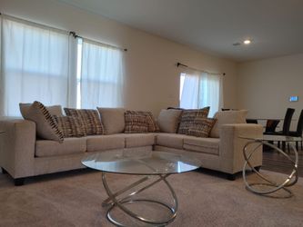 Modern Large Sectional Sofa Set with 2 Glass Side Tables – Excellent Condition