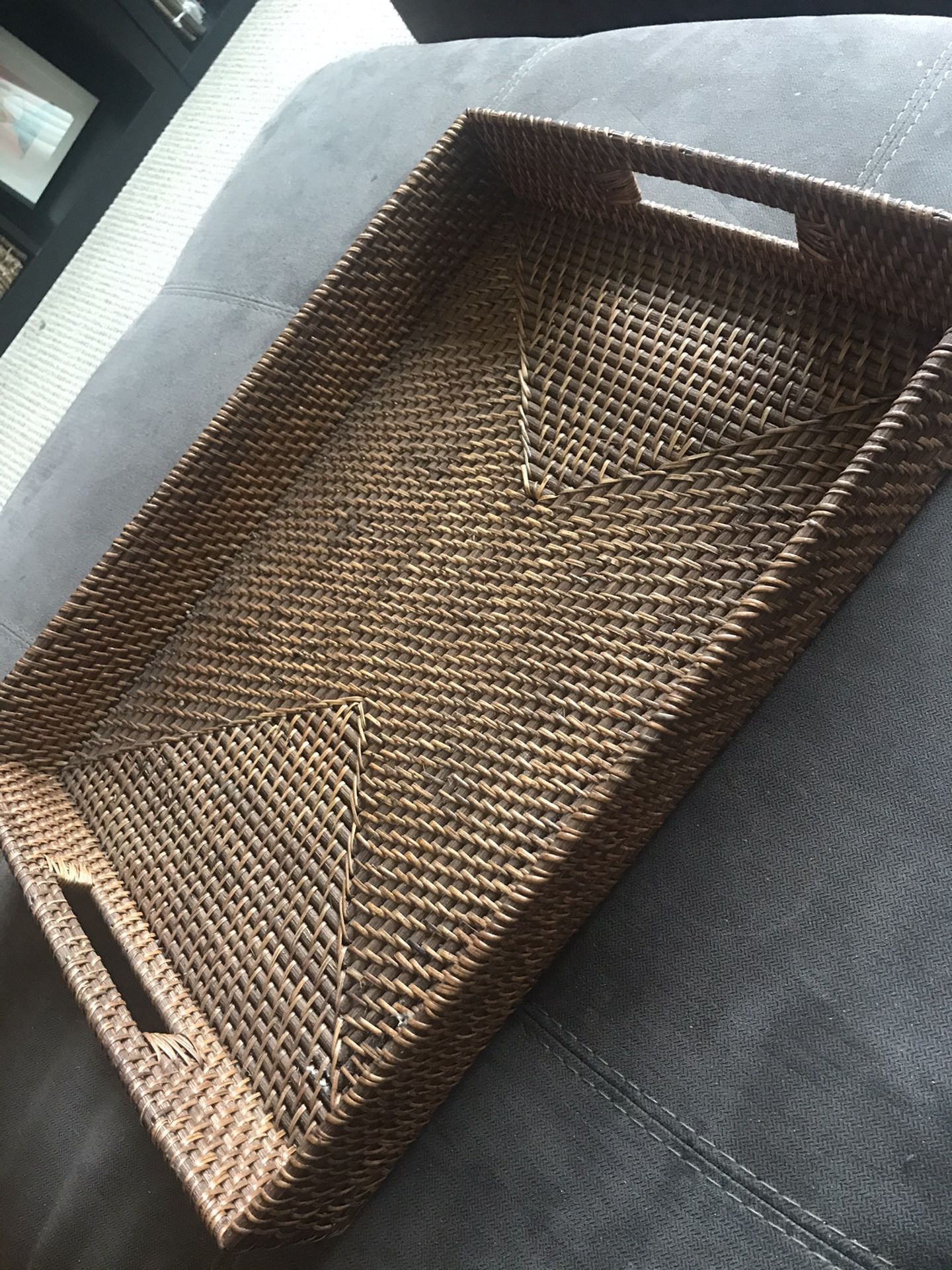 Wicker tray