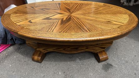 vintage oval oak coffee table L48”*W28”*H17”(address in description)  👇delivery 🚚 available within 15 miles for extra $55 delivery fees Pick up loca