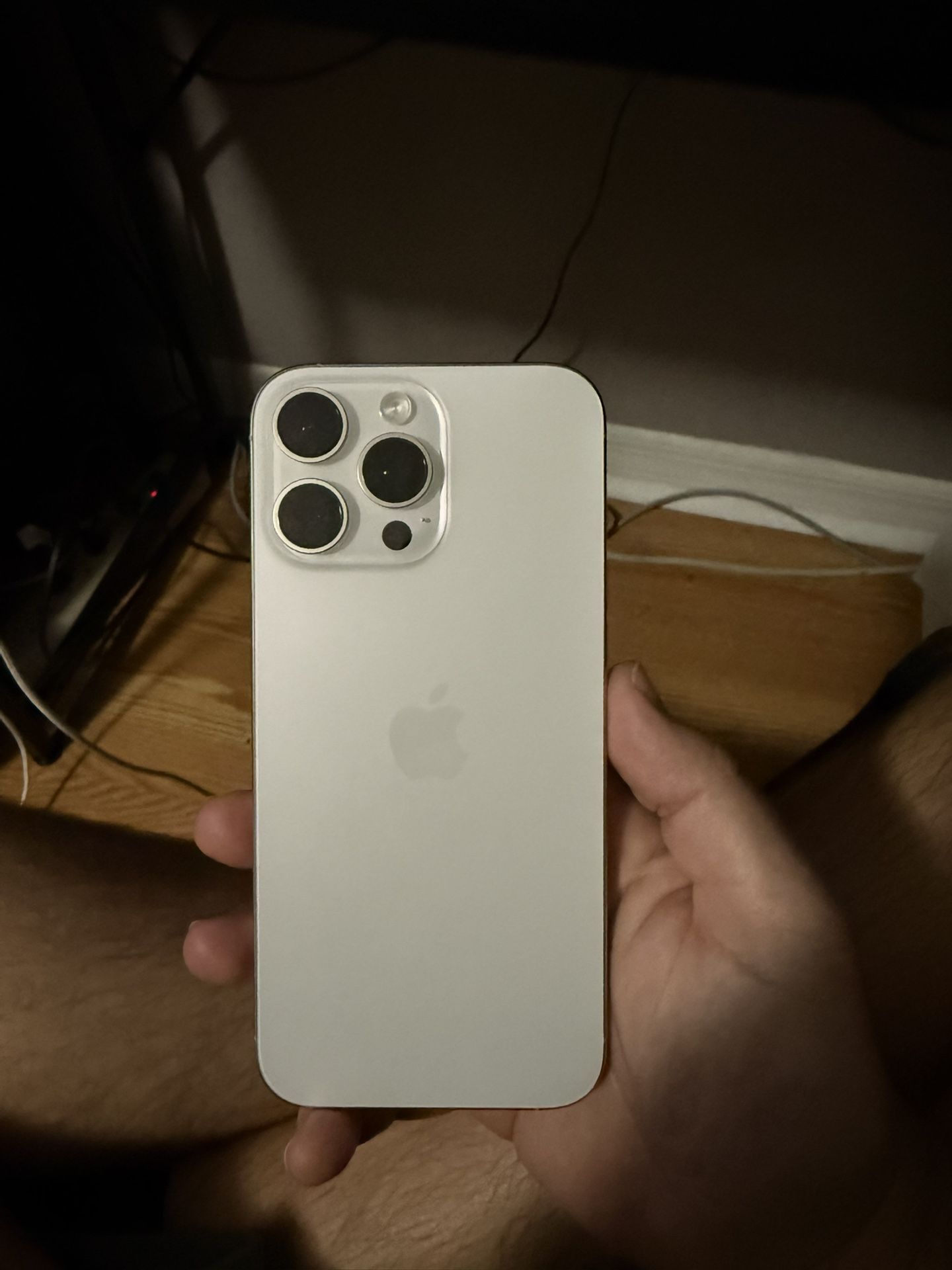iPhone 16 Pro Max – White Titanium – 512GB – Unlocked – Excellent Condition