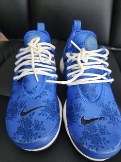 Woman size 7 nikes