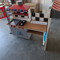 Little Tikes Real Wood Drive-Thru Diner Wooden Play Kitchen