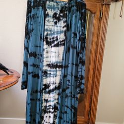 Ladies Blue/Green, White And Black Topper L/XL
